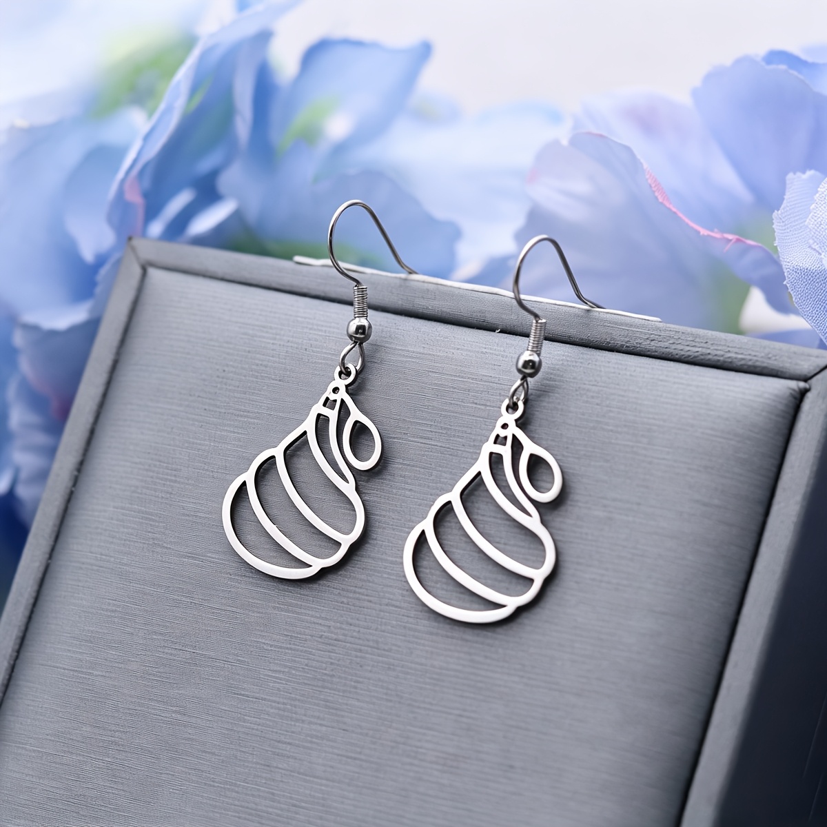 Women's Minimalist Hollow Line Ice Cream Dangle Hook Earrings